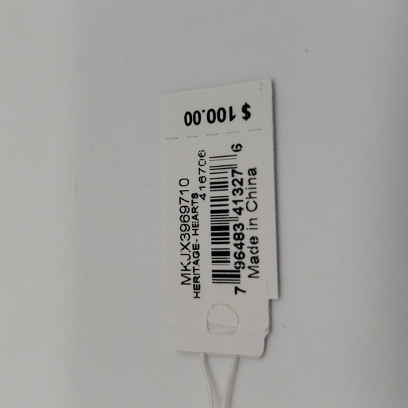 1608- MICHAEL Michael Kors Heart Pendant Necklace Gold Tone NWT - Picture 8 of 9